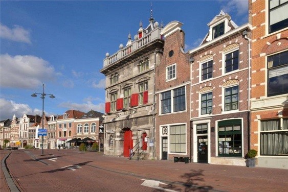 Gemeentelijke monumenten in Kampen met karakteristieke gevels die in aanmerking komen voor verduurzamingslening.